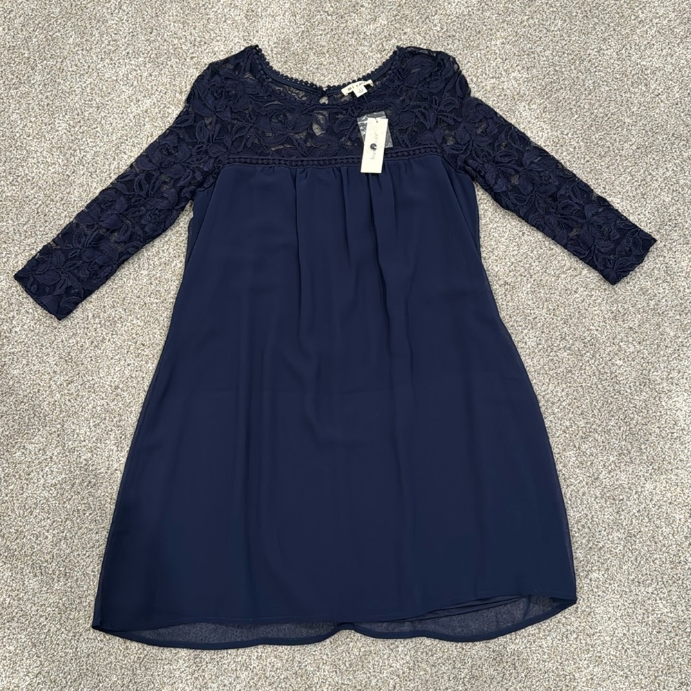 🛍️ NWT Francesca’s Navy Blue Lace Sleeved Dress